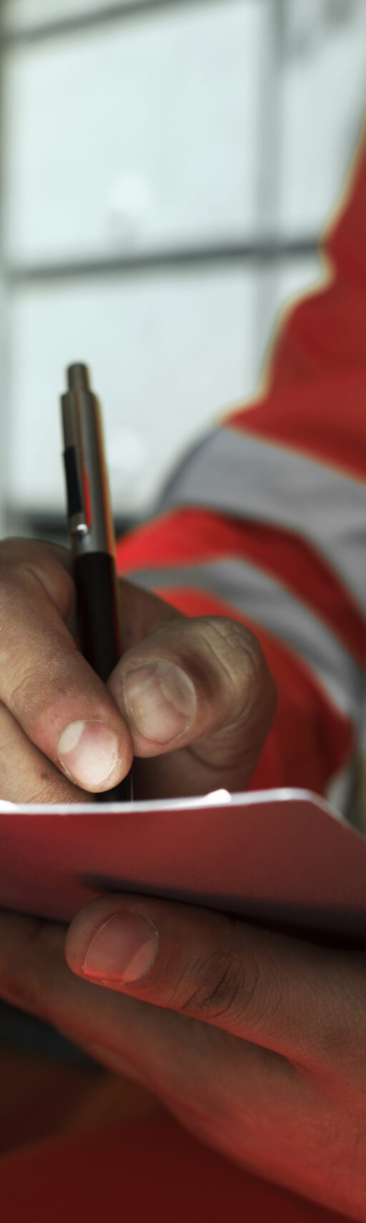 side-view-man-taking-notes-ambulance-car side-view-man-taking-notes-ambulance-car